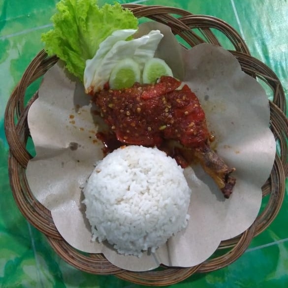 bebek penyet plus nasi