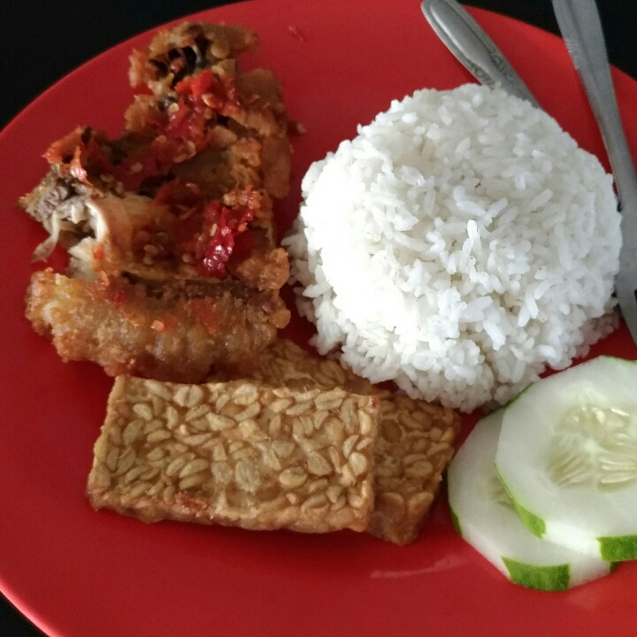 eLok Cafe Nasi Ayam Geprek