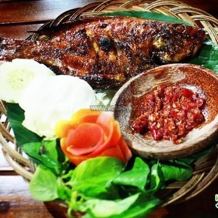 ikan nila bakar dan nasi