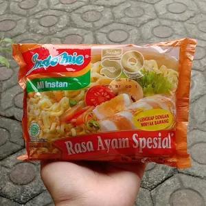 indomie kuah ayam spesial