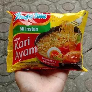 indomie kuah kari ayam