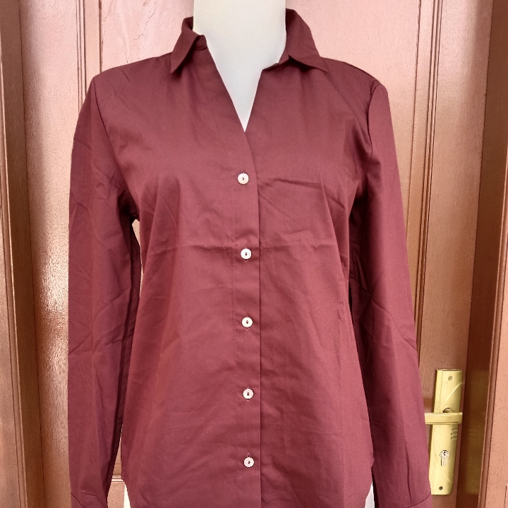 kemeja unfeu pemme V neck solid