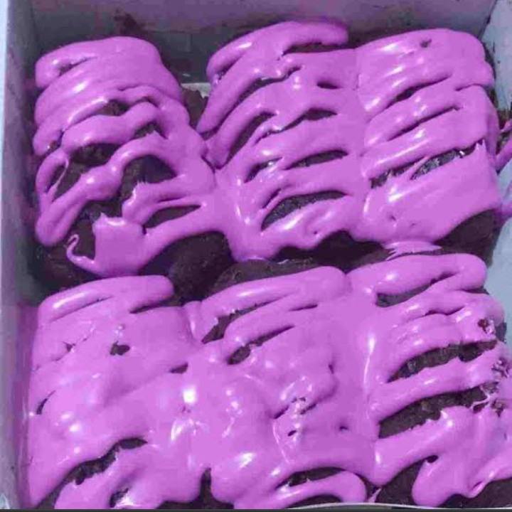 kue balok topping taro 