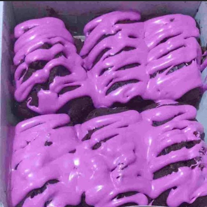 kue balok topping taro 