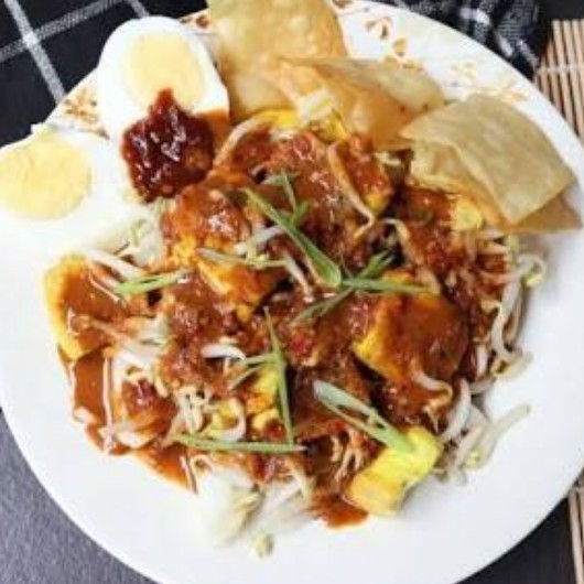 kupat tahu telor 