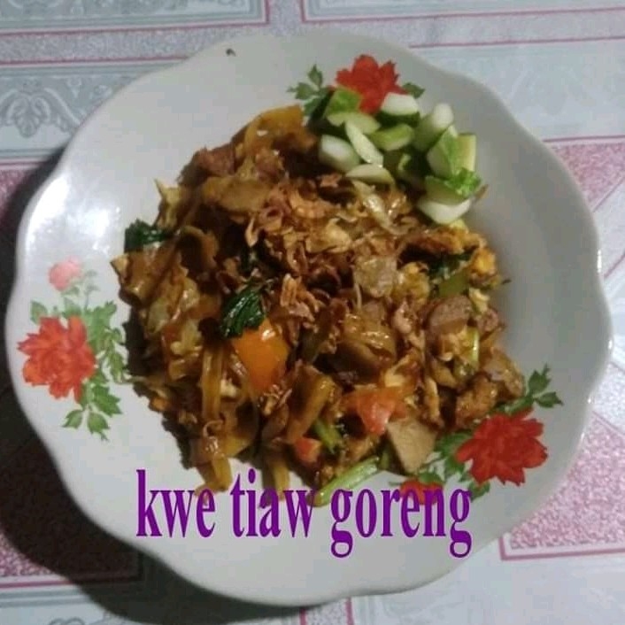 kwe tiaw goreng