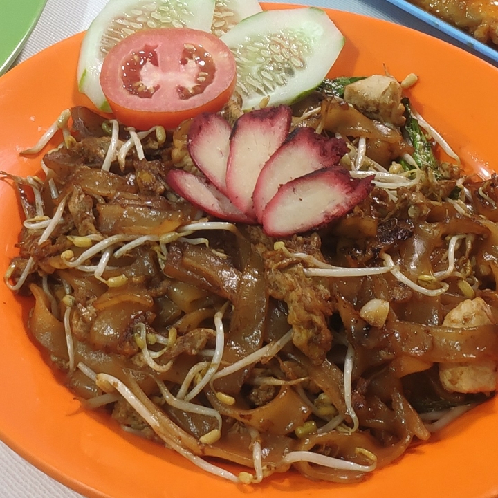 kwetiao goreng bakso ayam dan seafood