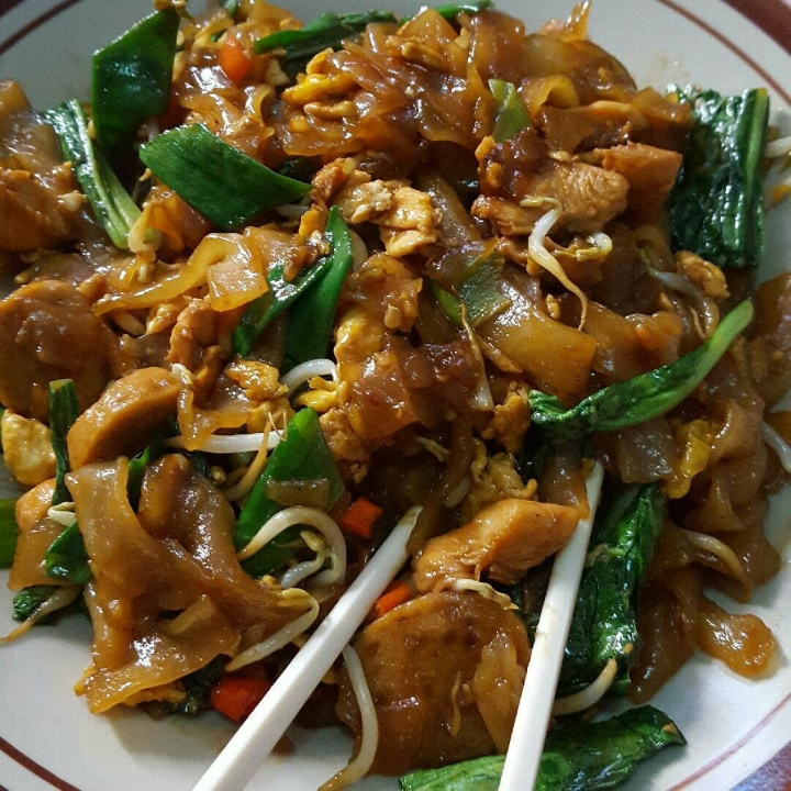 kwetiau goreng