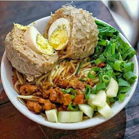 mie ayam bakso telur