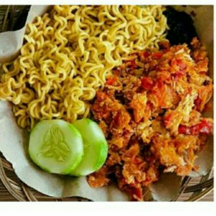 mie geprek plus Nasi