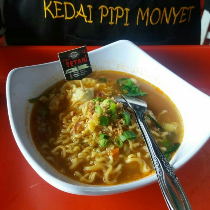 mie setan kuah level 2 telur