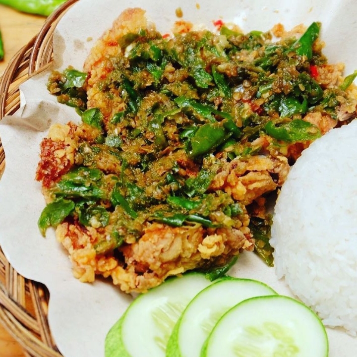 nasi Ayam geprek sambel ijo