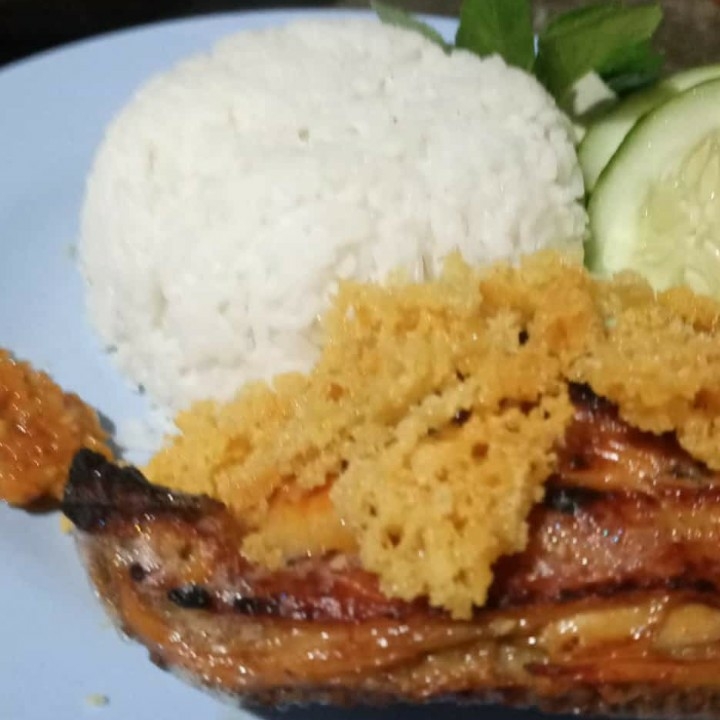 nasi ayam bakar kremes