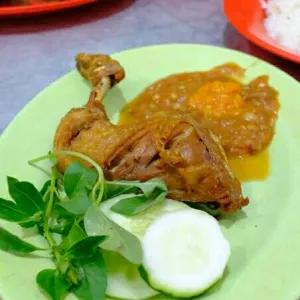 nasi ayam goreng 