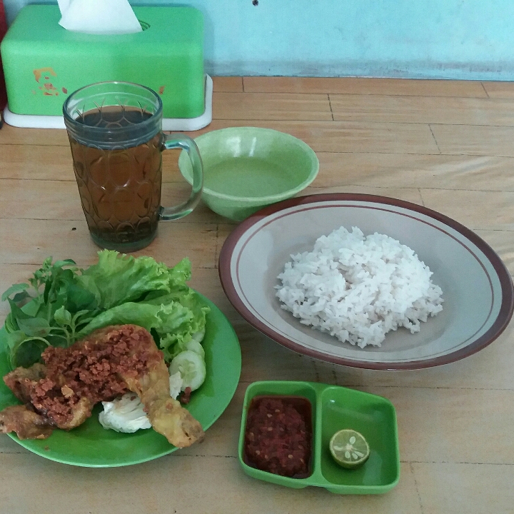 nasi ayam goreng bumbu