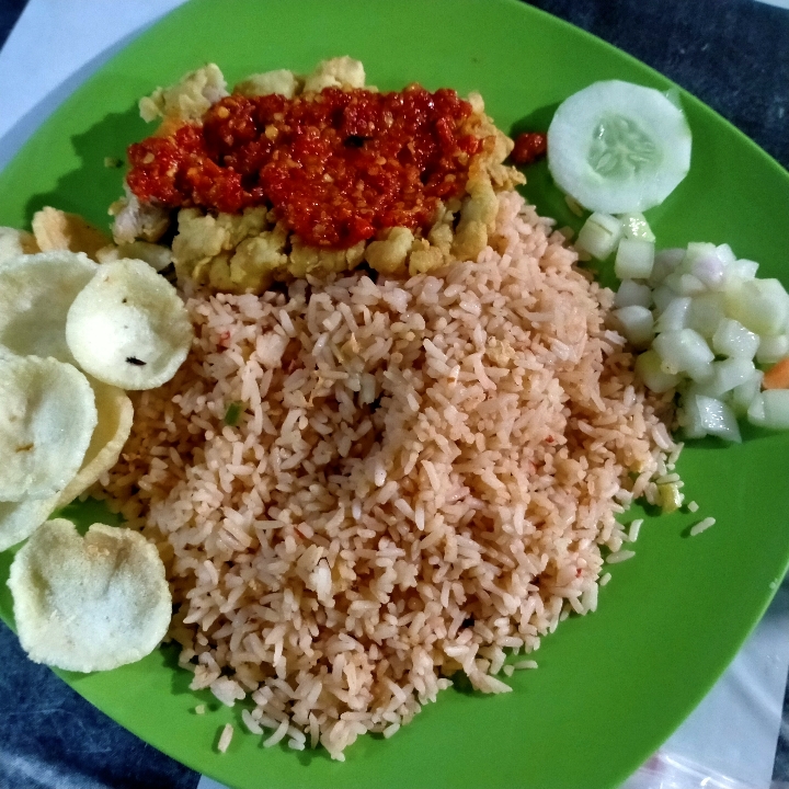 nasi goreng ayam geprek