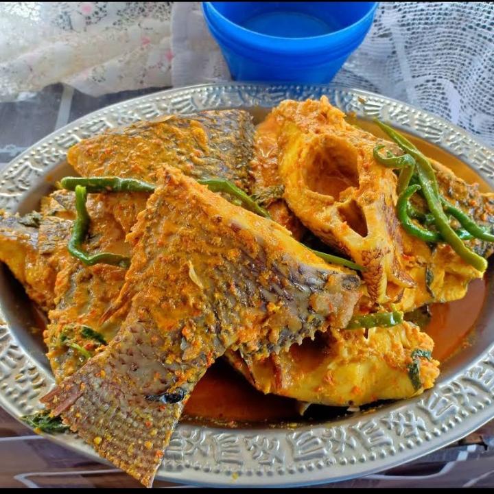 ikan gulai dan nasi