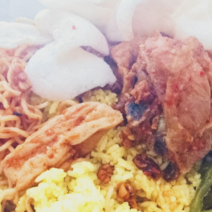 nasi kuning Ayam 