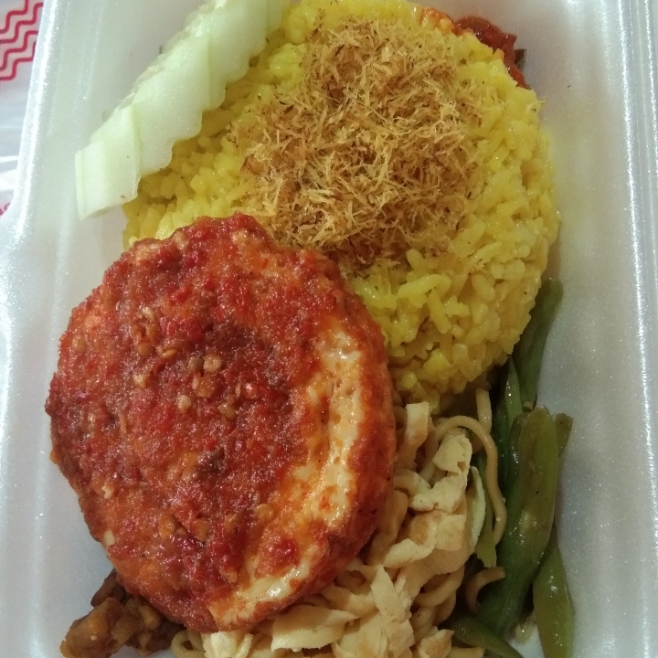 nasi kuning telur 