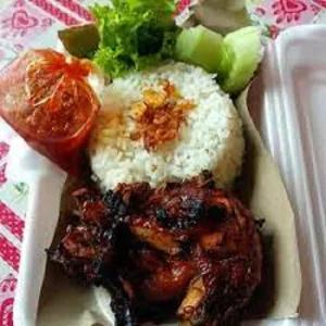 paket ayam bakar Thai tea atau green tea atau Taro atau Velvet atau coklat atau Strawberry 