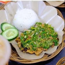 paket lengkap geprek sambel ijo