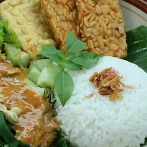 paket nasi pecel madiun