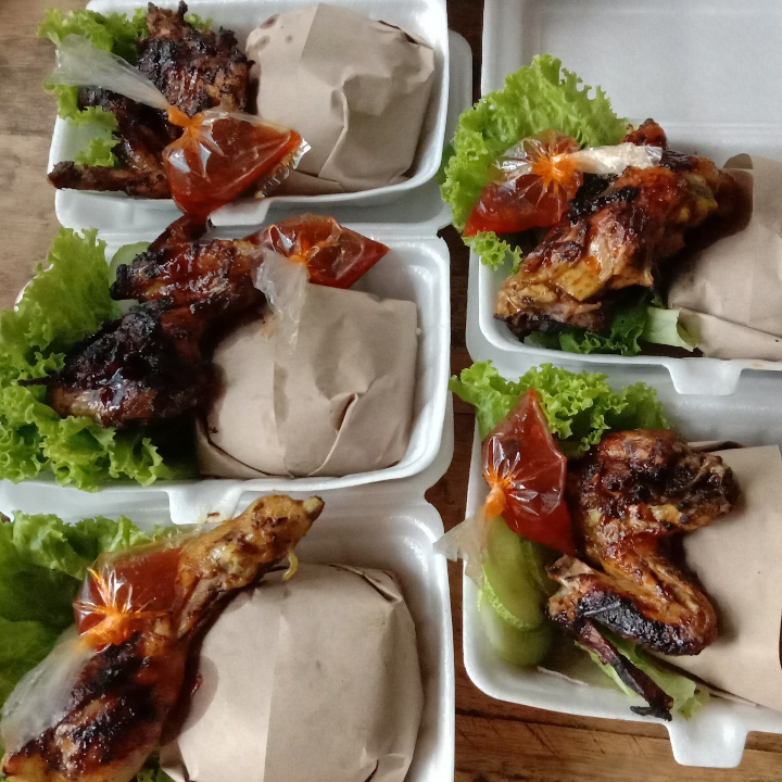 paket nasi plus ayam bakar tahu tempe