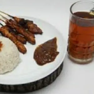 paket sate ayam per porsi 5 tusuk plus nasi plus teh panasataues teh