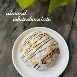 roman almond white chocolate