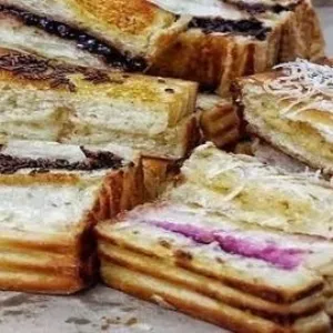 roti bakar blueberry coklat susu