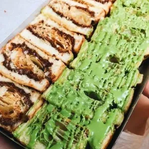 roti bakar greentea selai susu creemer