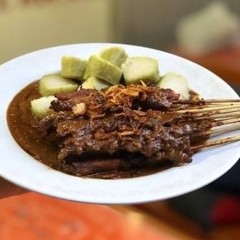 sate ayam 10  lontong  es teh jeruk