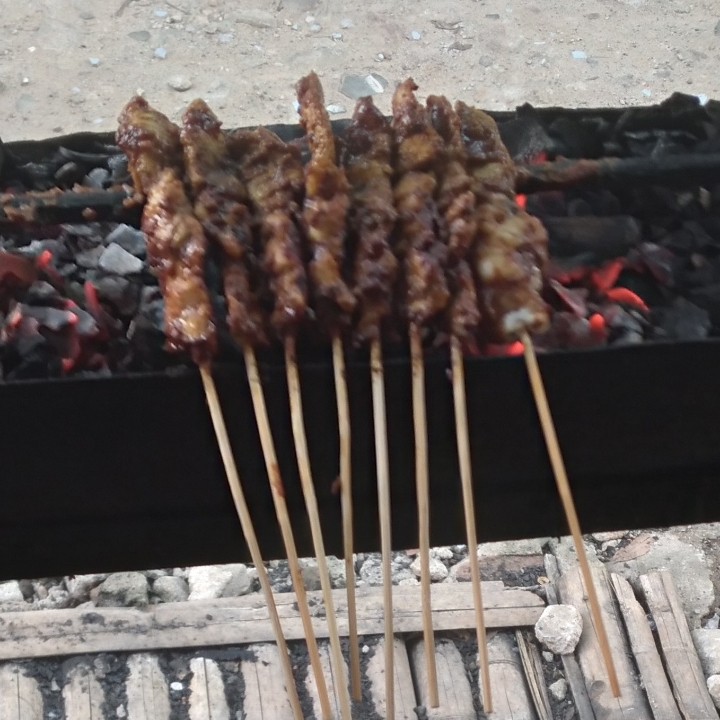 sate ayam per porsi isi 10 tusuk