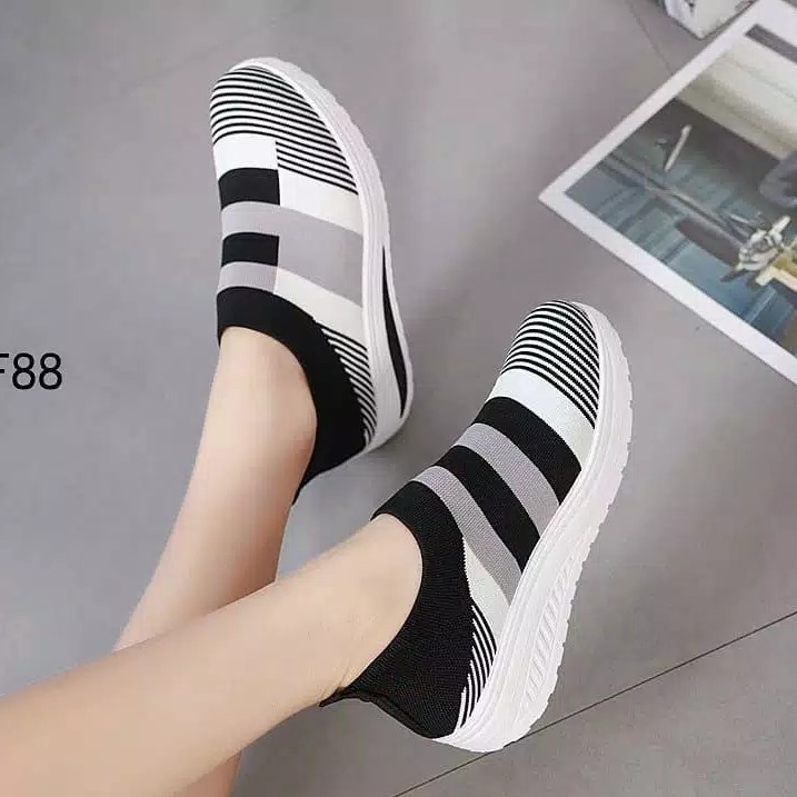 sepatu belang belang 2