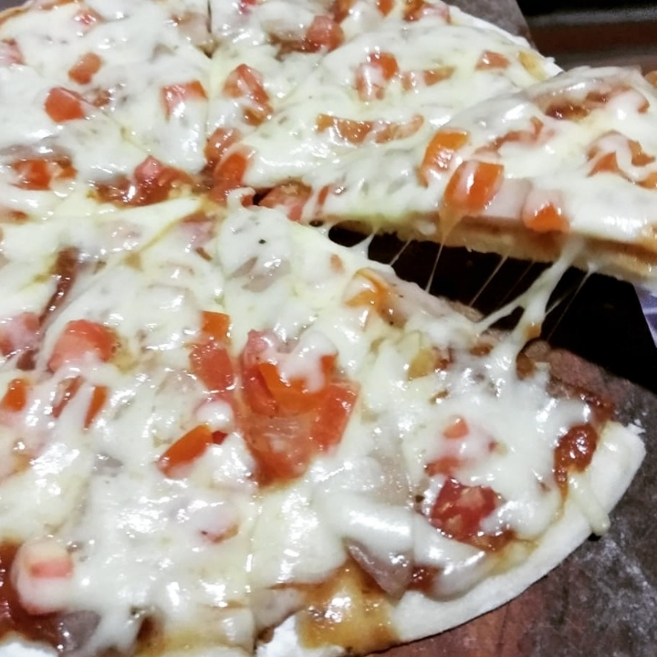 sosis tomatto pizza