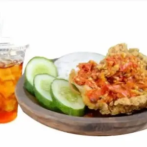 telur crispy setan nasi lalapan esteh anget