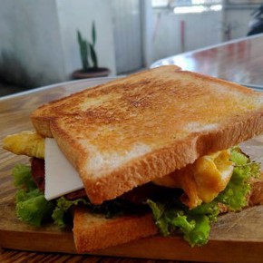 toast in beef roti panggang Ayam telur keju potato